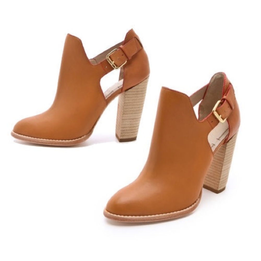 Elizabeth and James Suri Cut Out Booties in Tan